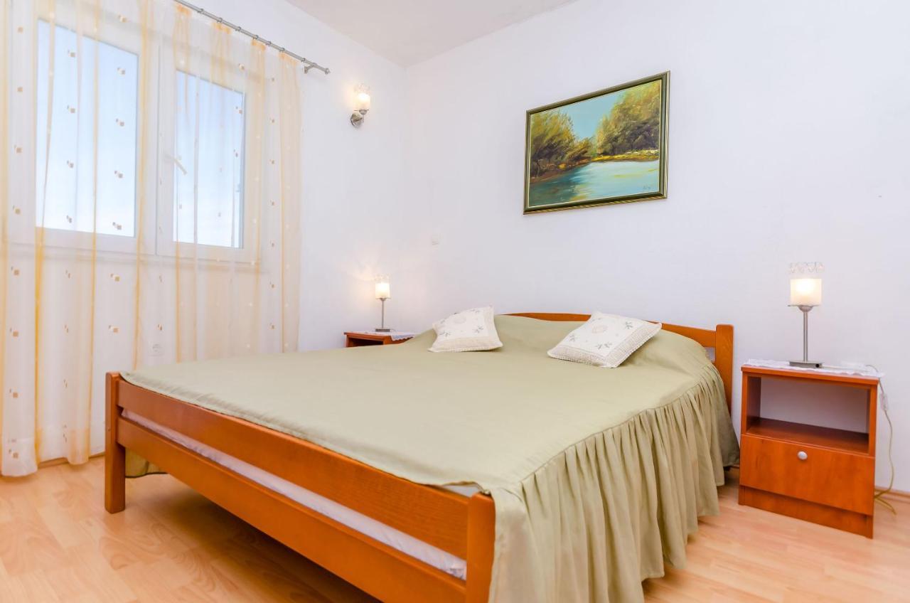 Apartments Stara Maslina Slatine Bagian luar foto