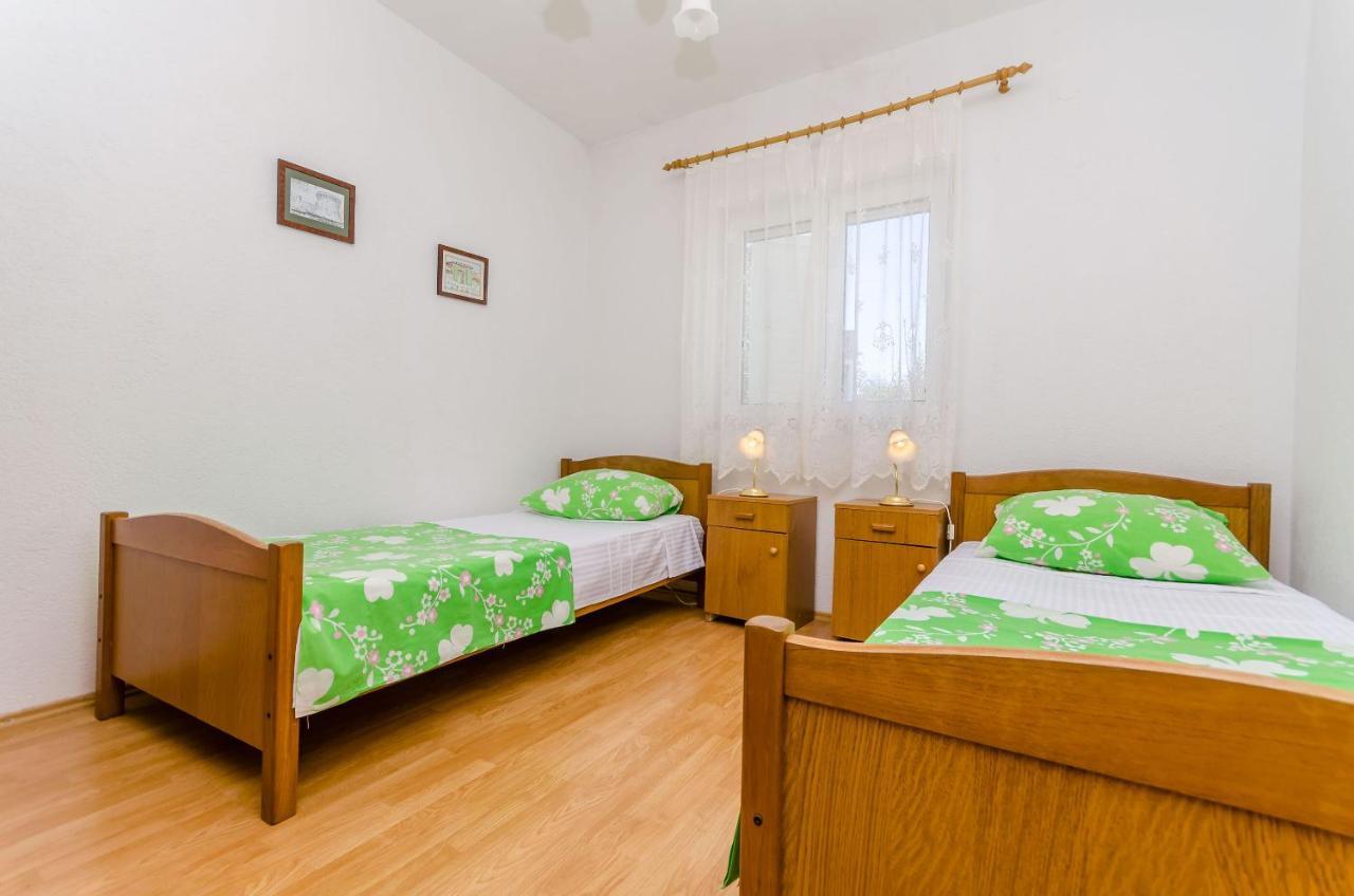 Apartments Stara Maslina Slatine Bagian luar foto