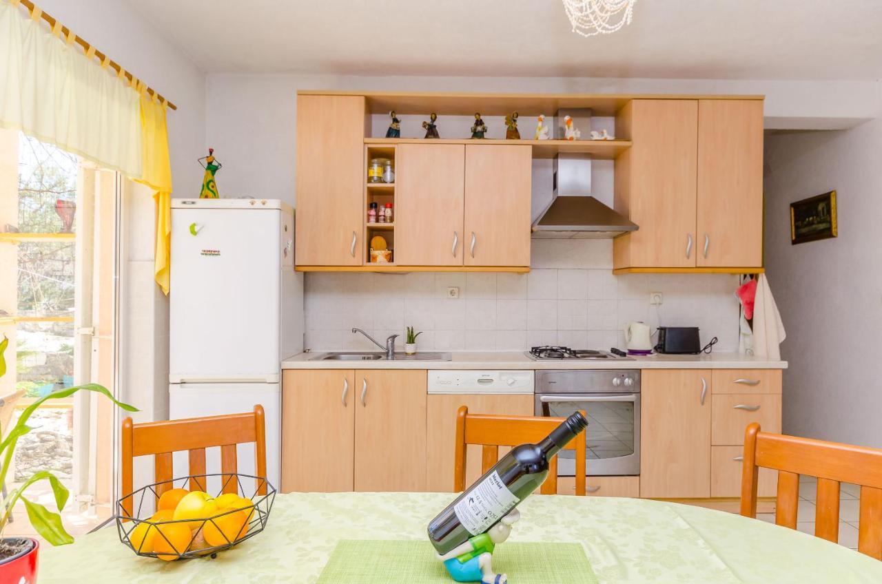 Apartments Stara Maslina Slatine Bagian luar foto