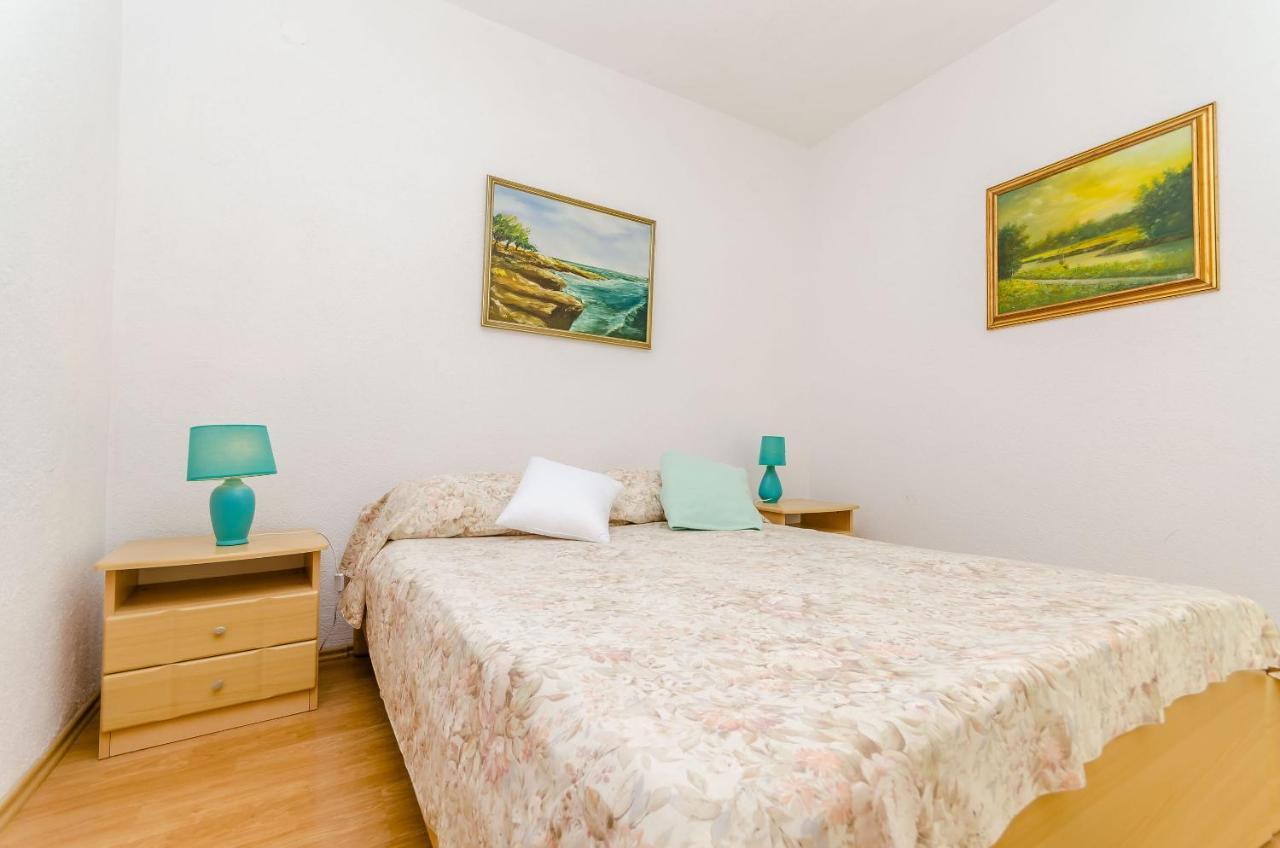 Apartments Stara Maslina Slatine Bagian luar foto