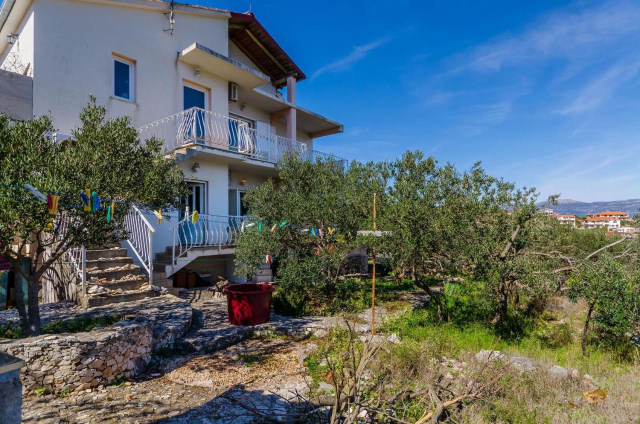 Apartments Stara Maslina Slatine Bagian luar foto